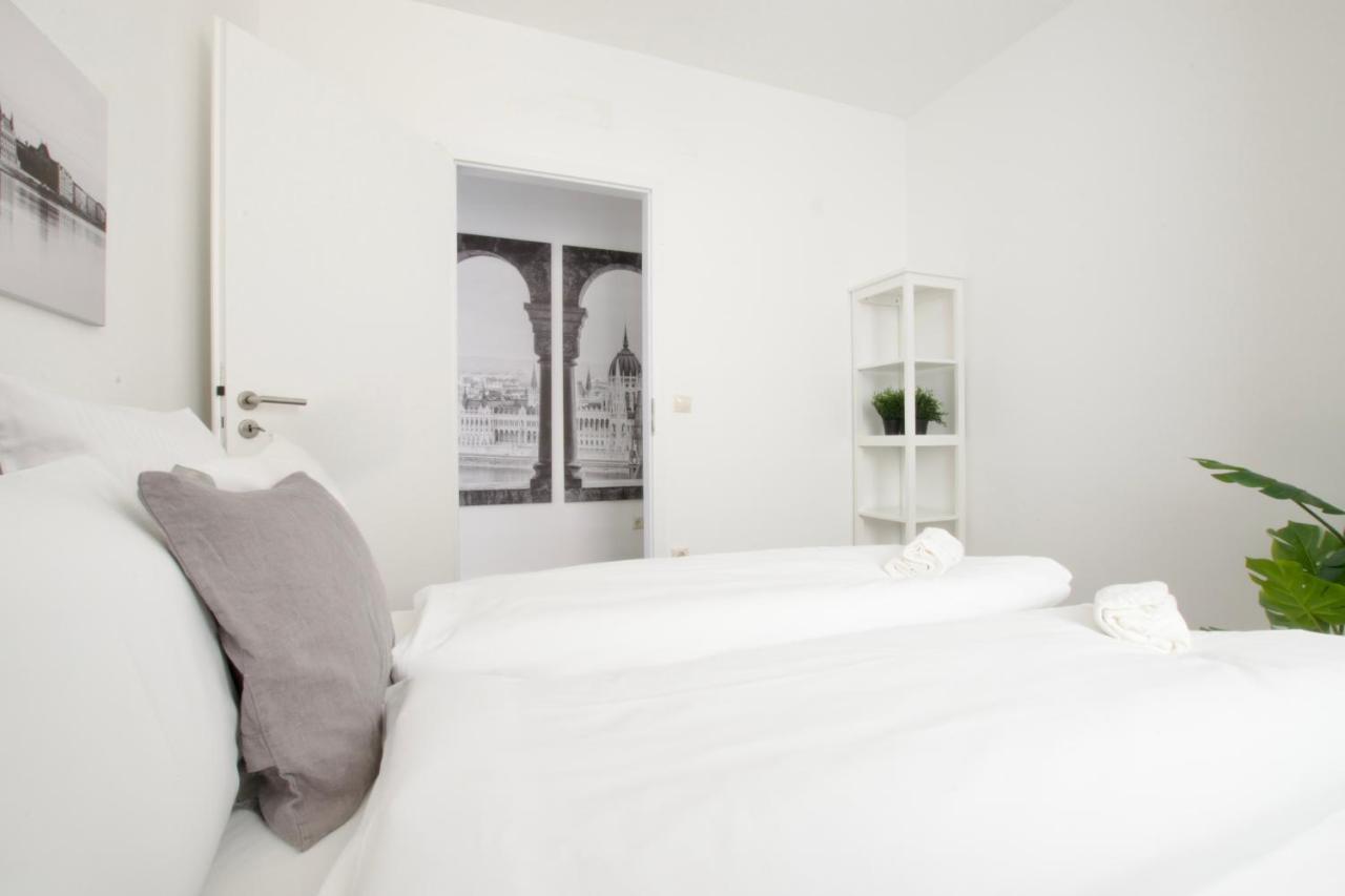 Penthouse Apartment By Hi5 -At The Top Of ブダペスト エクステリア 写真